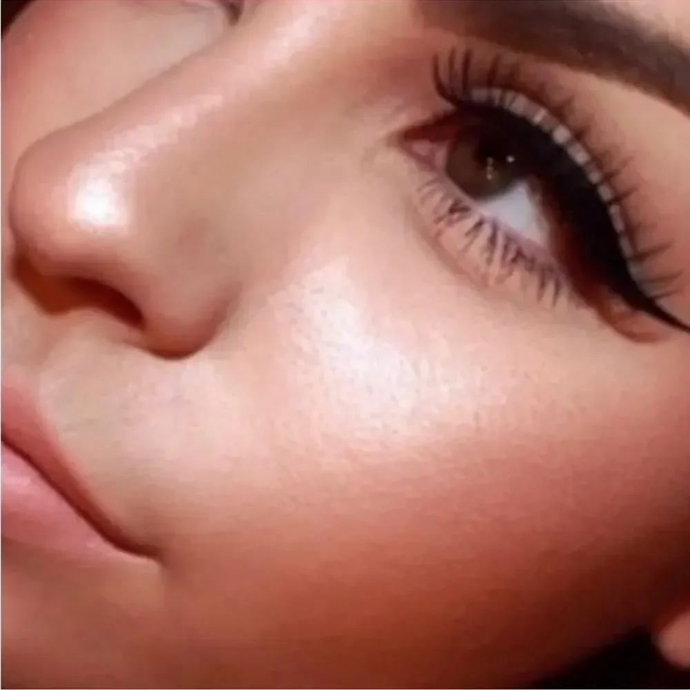 MAC Cosmetics •mac electric